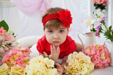 Şirin küçük kız.