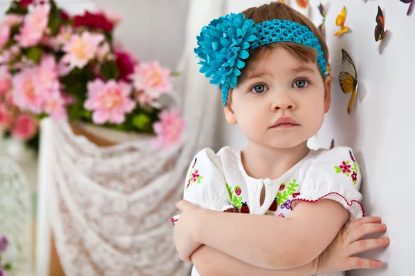 Cute girl with flower — Stock Photo, Image