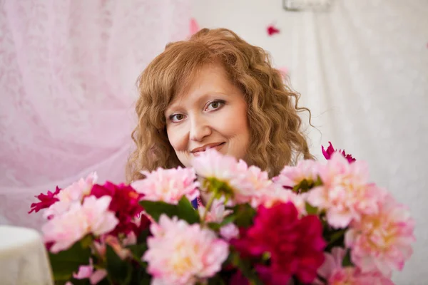 Mujer sonriente — Foto de Stock