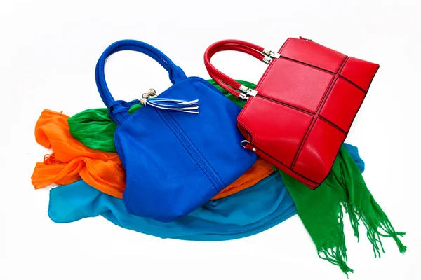 Handtaschen und Schals — Stockfoto