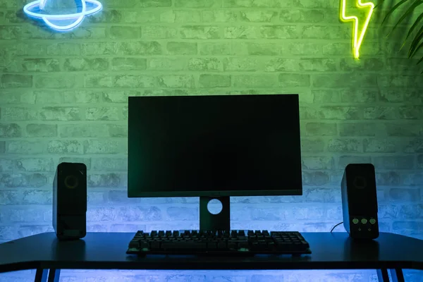 Computer Gamer Workspace Black Screen Monitor Neons Colorful Lights Gamer — Stock Photo, Image