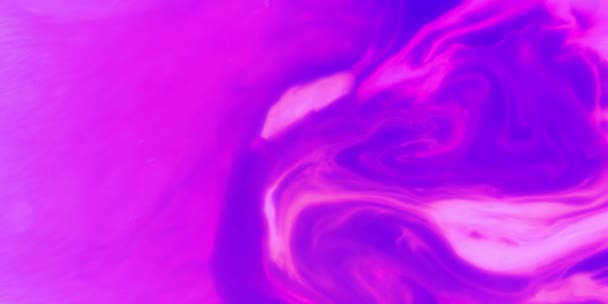 Μωβ πολύχρωμο φόντο αντίδρασης μελάνης νεφελώματος. Κόσμος σύμπαν γαλαξία χρώμα λεκέ 4K κόκκινη κάμερα. — Αρχείο Βίντεο