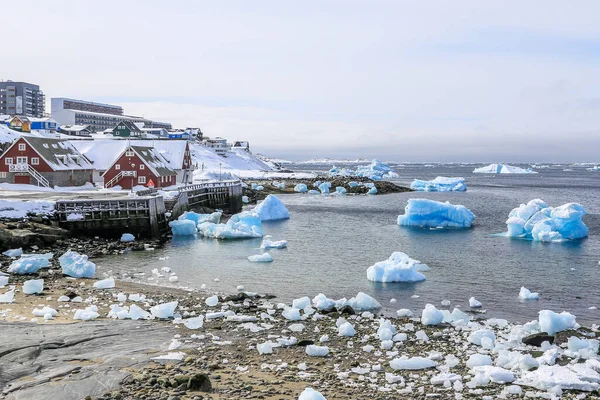 Старовинна Панорама Нуук Блакитними Айсбергами Дрейфують Лагуні Нууку Гренландії — стокове фото
