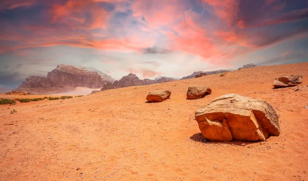 Червоне Небо Піски Каміння Пустелі Ваді Рам Йорданія — стокове фото