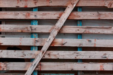 Arka planda eski ahşap tahtalar