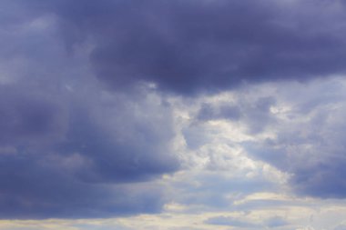 Bulutlu güzel gökyüzü