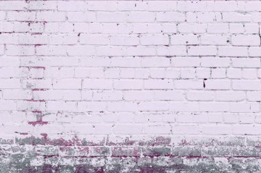 Mor ve beyaz boyalı tuğla duvar 