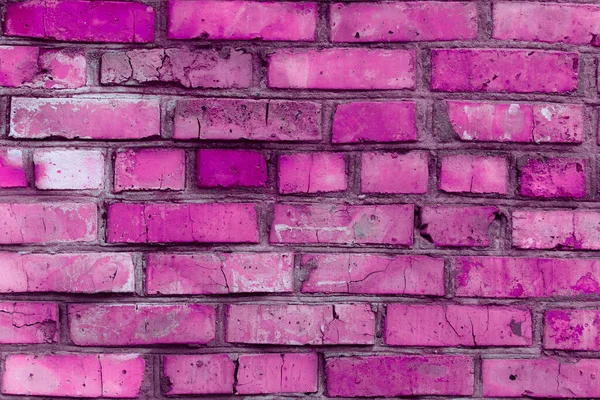紫色の塗料でレンガの壁のパターン — ストック写真