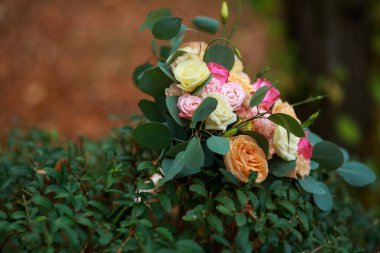 Düğün buketi. Düğün töreni için çiçek..