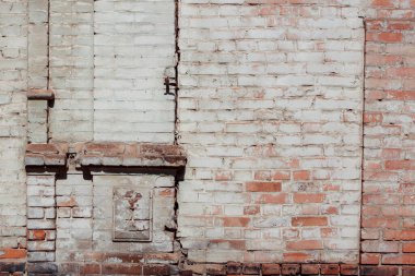 Kırmızı beyaz tuğlalı eski tuğla duvar