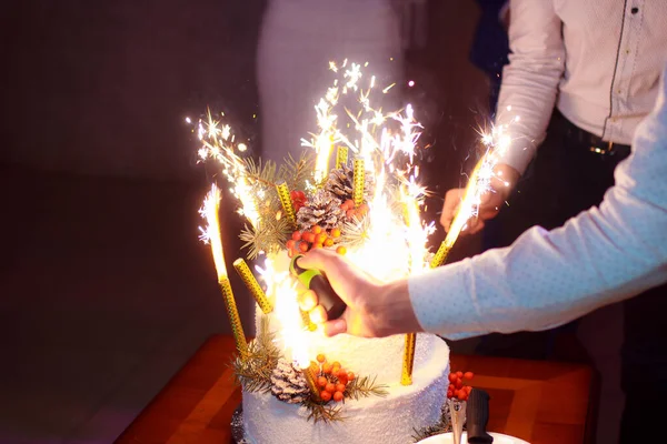 Свадебный Торт Свечами Ягодами — стоковое фото