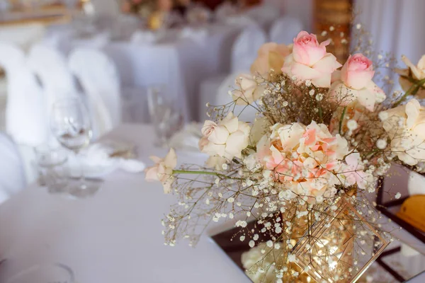 Ensemble Table Mariage Avec Fleurs Bougies — Photo