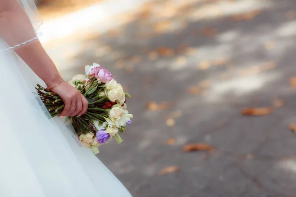 Mariée Avec Bouquet Mariage Dans Les Mains — Photo