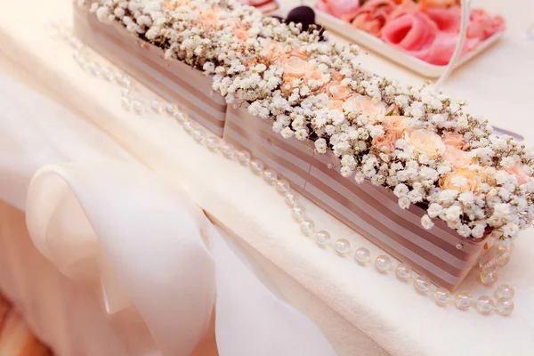 Свадебный Торт Цветами — стоковое фото