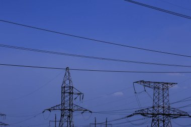 yüksek voltaj kulesi, elektrik direği, mavi gökyüzü