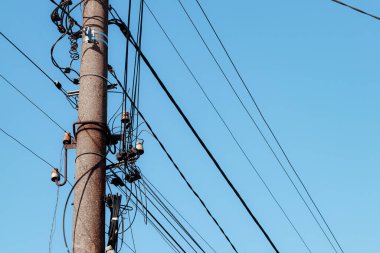 yüksek voltaj kulesi, elektrik direği