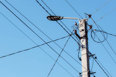 yüksek voltaj kulesi, elektrik direği