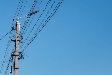 yüksek voltaj kulesi, elektrik direği, mavi gökyüzü