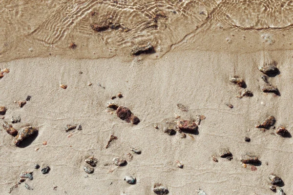 Deniz dalgalı kumsal 