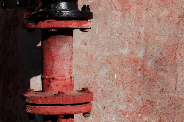 Old Rusty Metal Pipe Background Red White — ストック写真