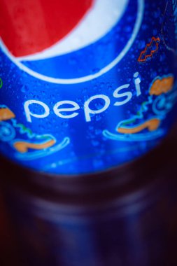 Metal Pepsi kavanozunu kapat.