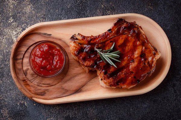 Grilled Pork Steak Caramelized Sauce Serving Meat Eco Friendly Wooden — 스톡 사진