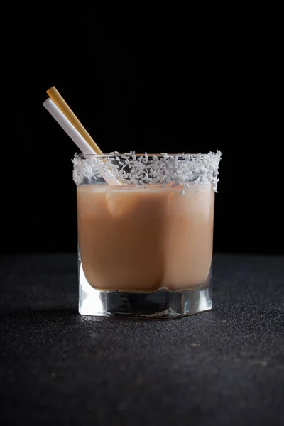 Light Alcoholic Drink Cream Liquor Vodka Strong Bar Cocktail Milkshake — Stockfoto