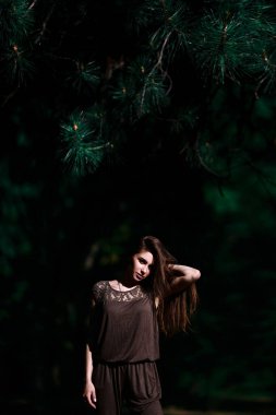 Central Park 'ta güzel bir kız. Zarif stil.