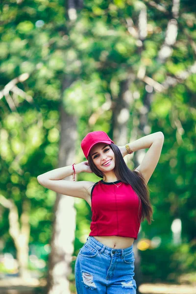 Red Cap Topic Beautiful Serious Expression Girl Long Hair Summer — ストック写真