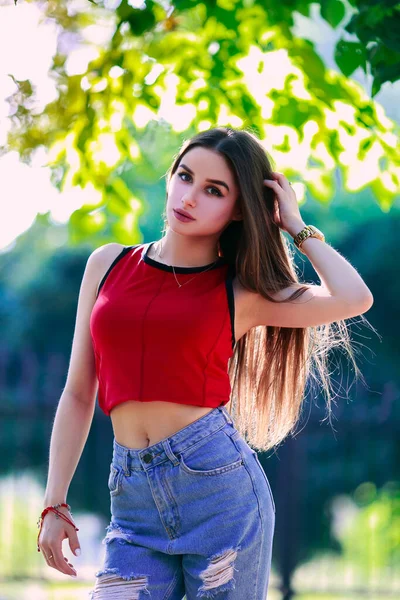 Beautiful Serious Expression Girl Long Hair Summer Walking Clothes Style — Stock Fotó