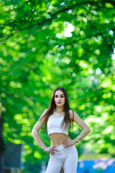 Beautiful Girl Central Park All White Style — Fotografia de Stock