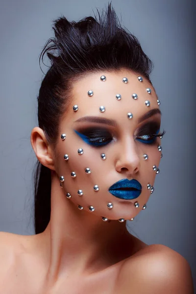 Maquillaje Estilo Belleza Labios Ojos Brillantes Retrato Una Hermosa Joven — Foto de Stock