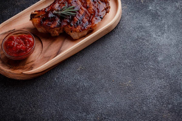 Flat Lay Grilled Pork Steak Caramelized Sauce Serving Meat Eco — Stockfoto