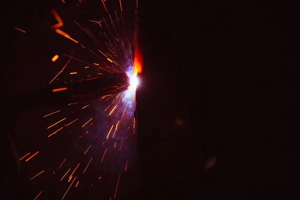 Metal Soldagem Com Faíscas Fumaça — Fotografia de Stock