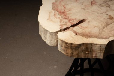 Wood Slice table construction design