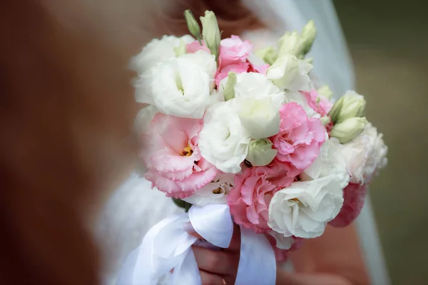 Novia Vestido Novia Con Flores Ramo Flores — Foto de Stock