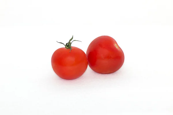 Dos tomates rojos — Foto de Stock