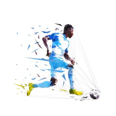 Futbolcu topu atıyor ve bir gol atıyor, üçgen ve kenar açıdan izole edilmiş düşük çokgen vektör çizimi. Futbol, takım sporu atleti. Futbolcu logosu
