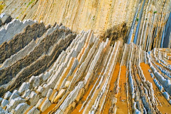 Prudce Nakloněné Vrstvy Flysch Flysch Cliffs Baskické Pobřeží Unesco Global — Stock fotografie