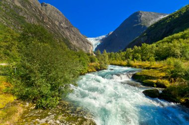 Briksdal Buzul Nehri, Jostedalsbreen Ulusal Parkı, Norveç, İskandinavya, Avrupa