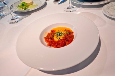 Restoranda Kırmızı Biber Salatası İspanyol Mutfağı