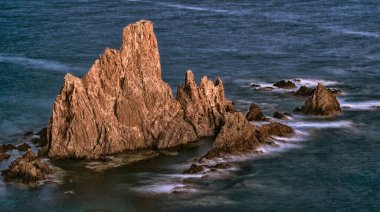 Las Sirenas Resifi, Cala de las Sirenas, Cabo de Gata-Nijar Doğal Parkı, UNESCO Biyosfer Rezervi, Sıcak Çöl İklim Bölgesi, Almerya, Endülüs, İspanya, Avrupa