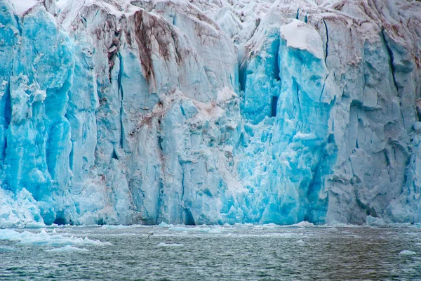 Geleira Azul Profunda Porto Signehamna Parque Nacional Nordvest Spitsbergen Krossfjord — Fotografia de Stock