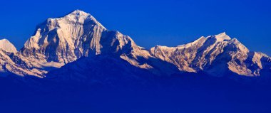 Dhaulagiri Sıradağları, Annapurna Sıradağları Güneş Doğumu, Poon Hill Manzara Noktası, Ghorepani, Annapurna Koruma Alanı, Himalaya, Nepal, Asya