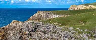 Kıyı ve Kayalıklar, Cantabrian Denizi, Buelna, Llanes, Asturias, İspanya, Avrupa