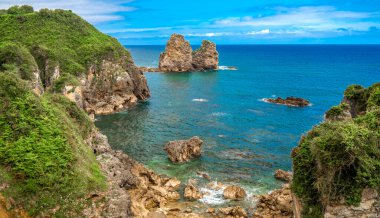 Islote de los Picones, Coastline and Cliffs View, Cantabrian Denizi, Pendueles, Llane, Asturias, İspanya, Avrupa