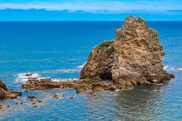 Islote Los Picones Praia Castiellu Mar Cantábrico Pendueles Llanes Astúrias — Fotografia de Stock