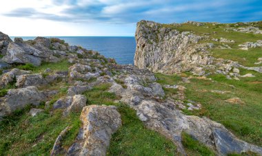 Rocky Coast, Pria Cliffs, Karst Formasyonu, Bufones de Pria, Asturias 'ın Korunan Sahili, Llane de Pria, Asturias, İspanya, Avrupa