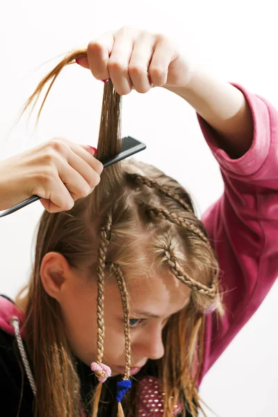 Fazendo um cabelo e — Fotografia de Stock