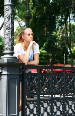 çok uzaklara bakmak